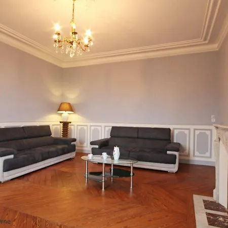 Grande Maison Bourgeoise Renovee Avec Jardin, Vue Imprenable Et Proche Lac - Fr-1-497-11 Otel
