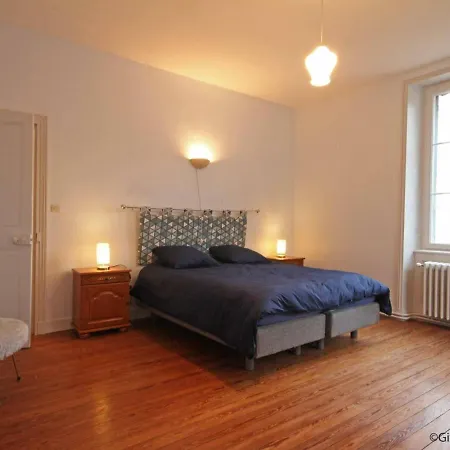 Otel Grande Maison Bourgeoise Renovee Avec Jardin, Vue Imprenable Et Proche Lac - Fr-1-497-11 3*