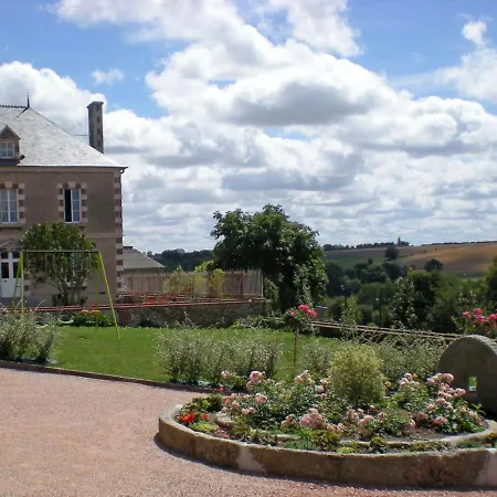 Grande Maison Bourgeoise Renovee Avec Jardin, Vue Imprenable Et Proche Lac - Fr-1-497-11 Neuvy-au-Houlme